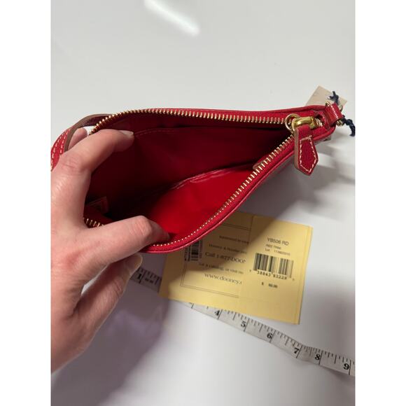 New NWT Dooney & Bourke Red Large Thin Wallet Wristlet 8x4 - Picture 7 of 9